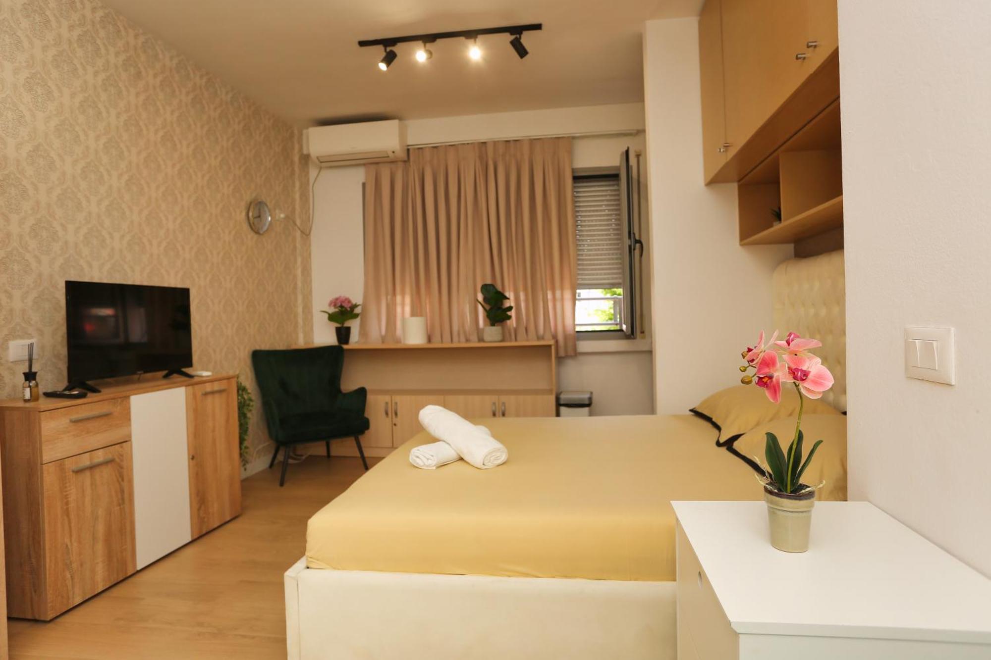 Cozy Near Square 21 Apartment *