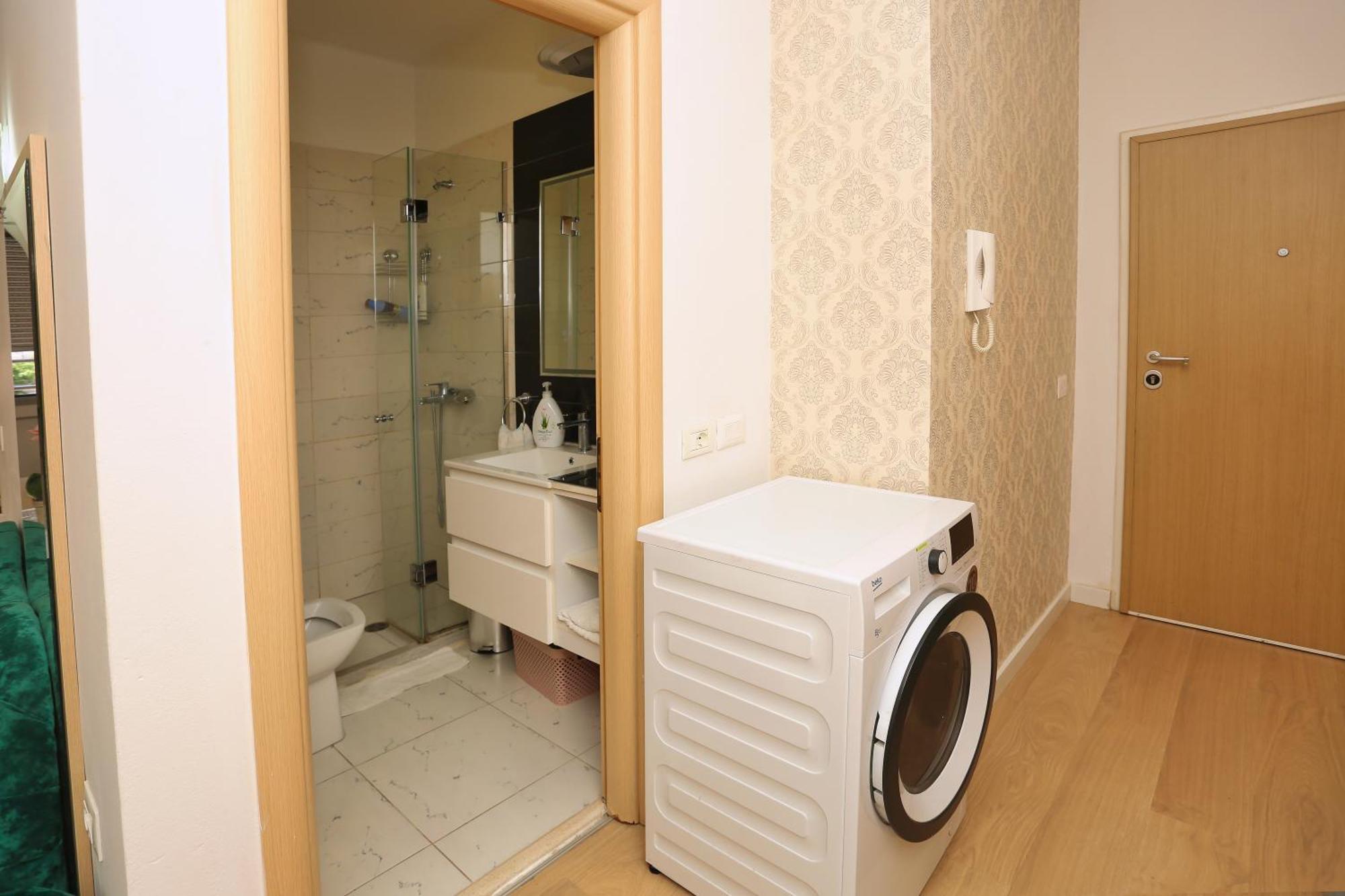 Cozy Near Square 21 Apartment Tirana